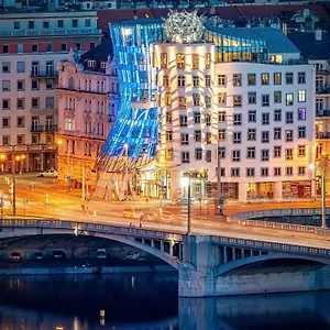 https://dancing-house-hotel.praguehotelsweb.com